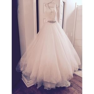 ALLURE ROMANCE WEDDING DRESS 2750
